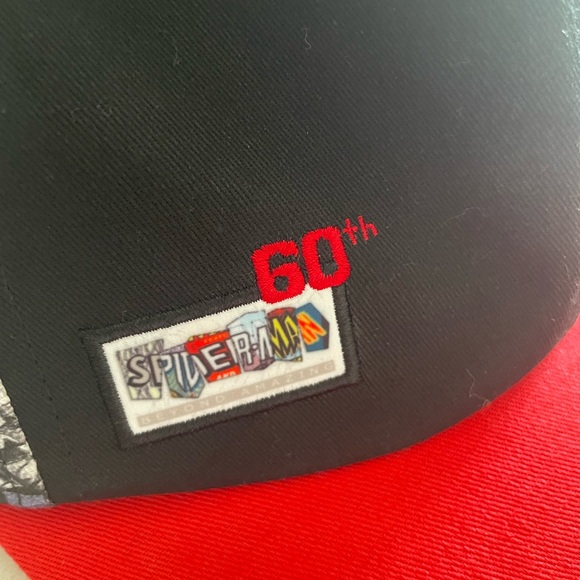 Spider-Man Red and Black men’s cap - Picture 5 of 6